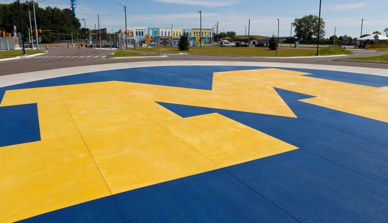 Charles Murray spoke at the University of Michigan amidst numerous interruptions, ranging from lights being shut off to someone playing Darth Vader's theme song from 