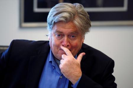 Breitbart Coordinated With Left-Wing Activist to Disrupt Rubio Campaign Events