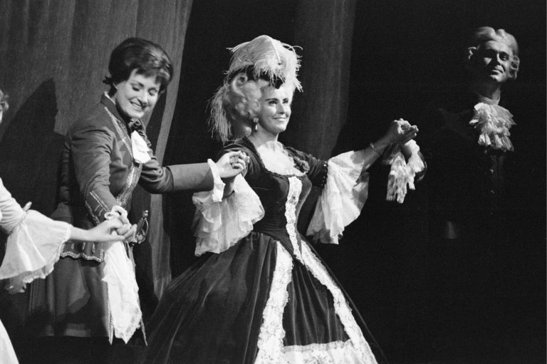   FILE - This is an October 1973 file photo of Swiss opera singer Lisa della Casa, center, as she performs on stage at the Zurich Opera 