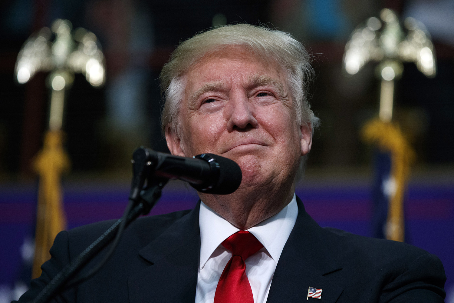 North Carolina: Trump takes slim lead in battleground state
