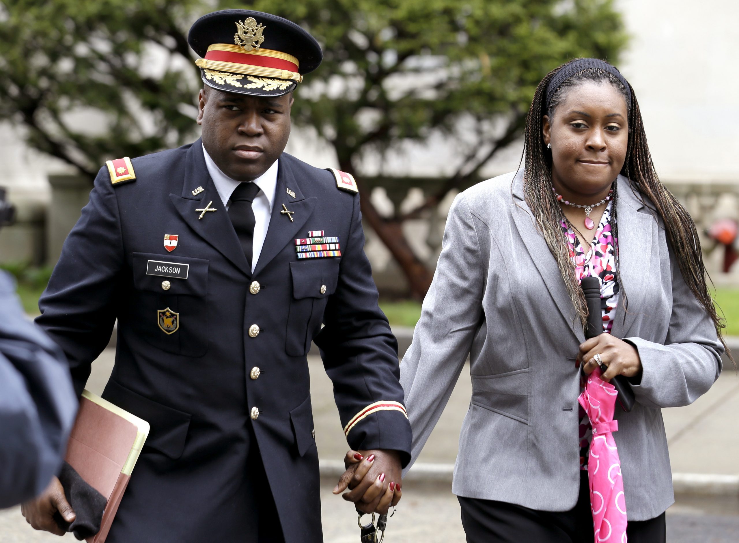 Army major, wife plead not guilty to child abuse