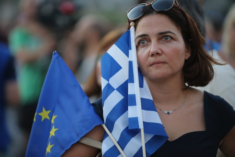 Â Pro-european greeks converge on Syntagma Square to show their support for the euro on July 9, 2015 in Athens, Greece. The Greek government has only hours left to offer Eurozone creditors a viable plan to recovery. Greece's creditors will review the measures before European leaders meet on Sunday to decide on the country's fate and whether it should stay in the euro. (Photo by Christopher Furlong/Getty Images)
