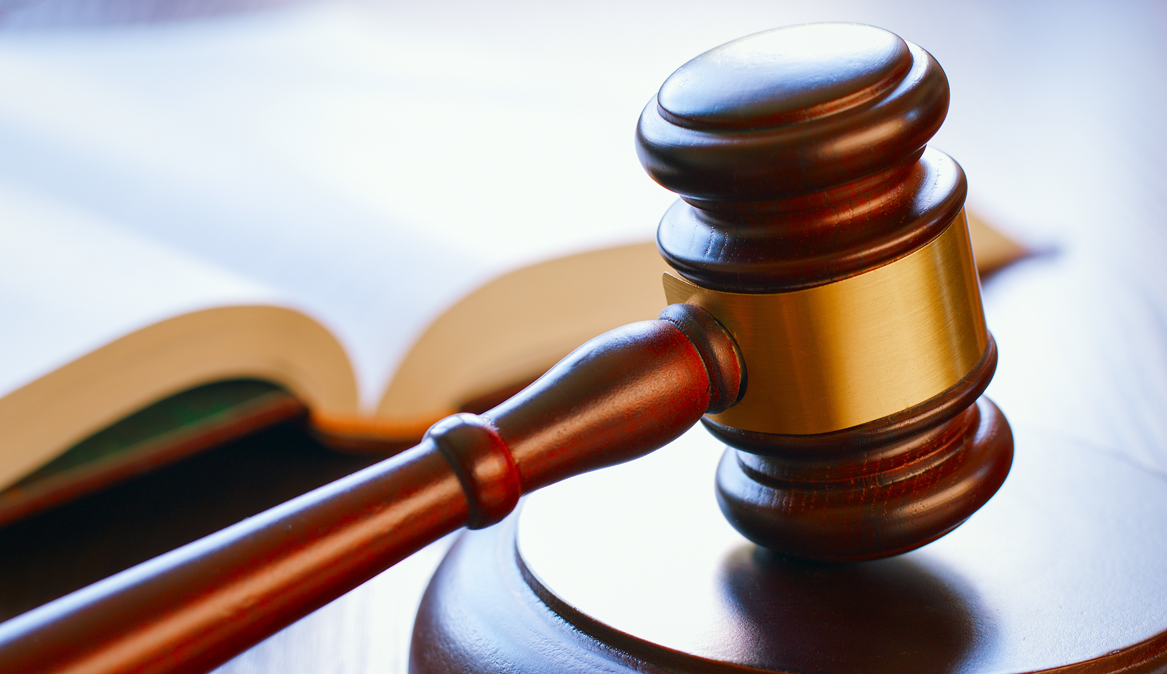 Judge halts abortion order for teen illegally in US