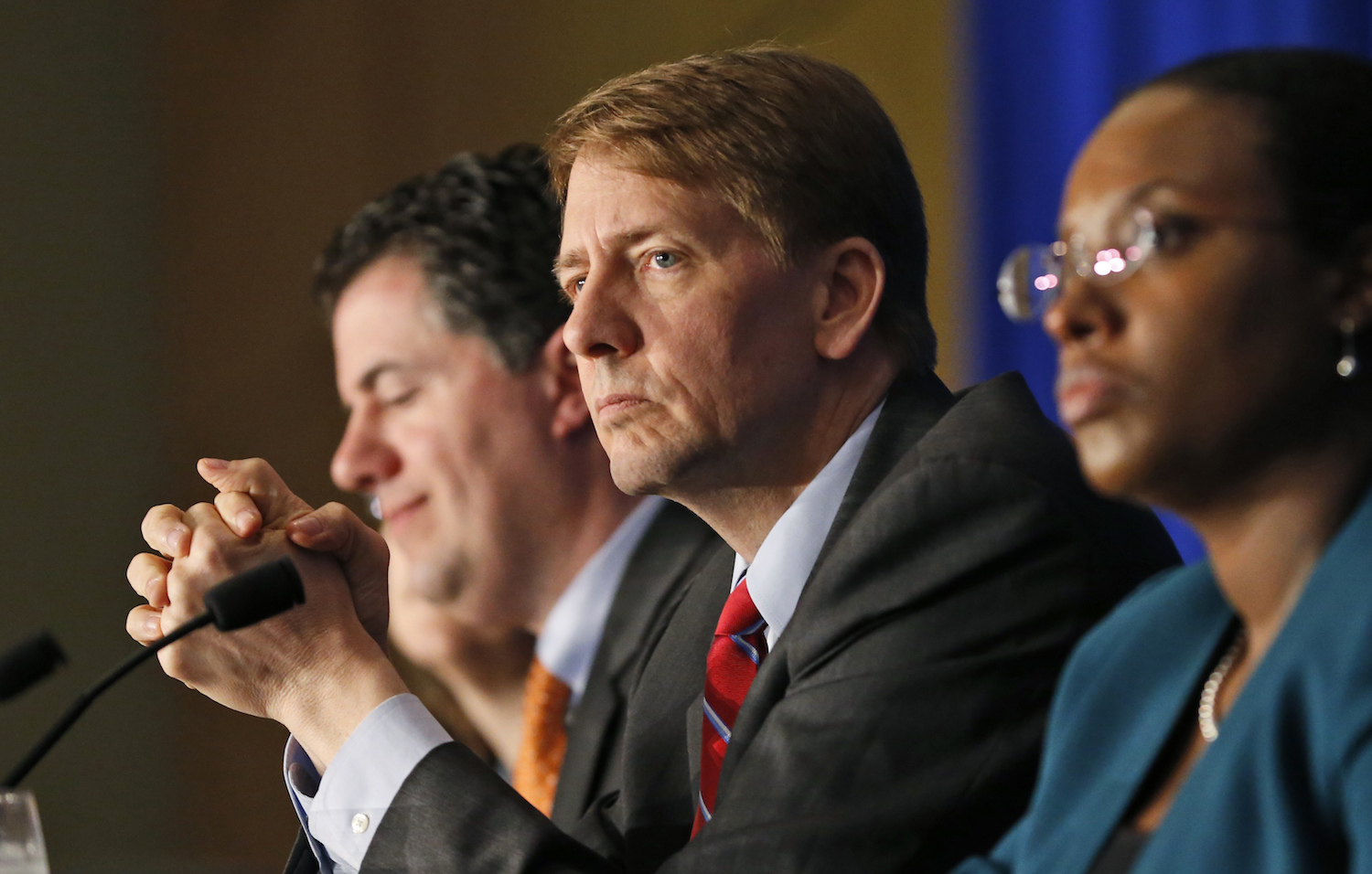 Consumer advocates back CFPB gamble on class-action suits