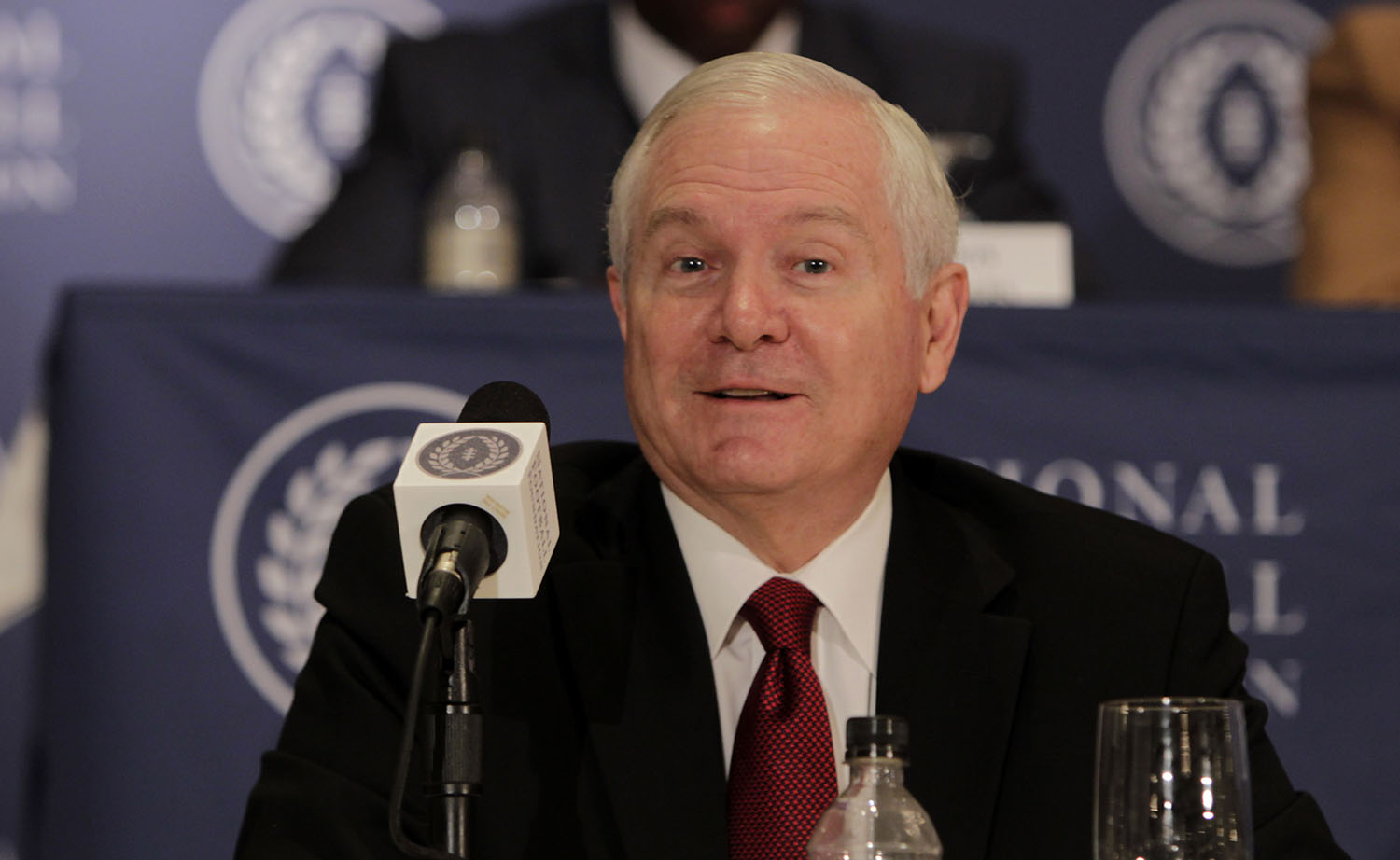 Gates criticizes Obama’s Syria red line