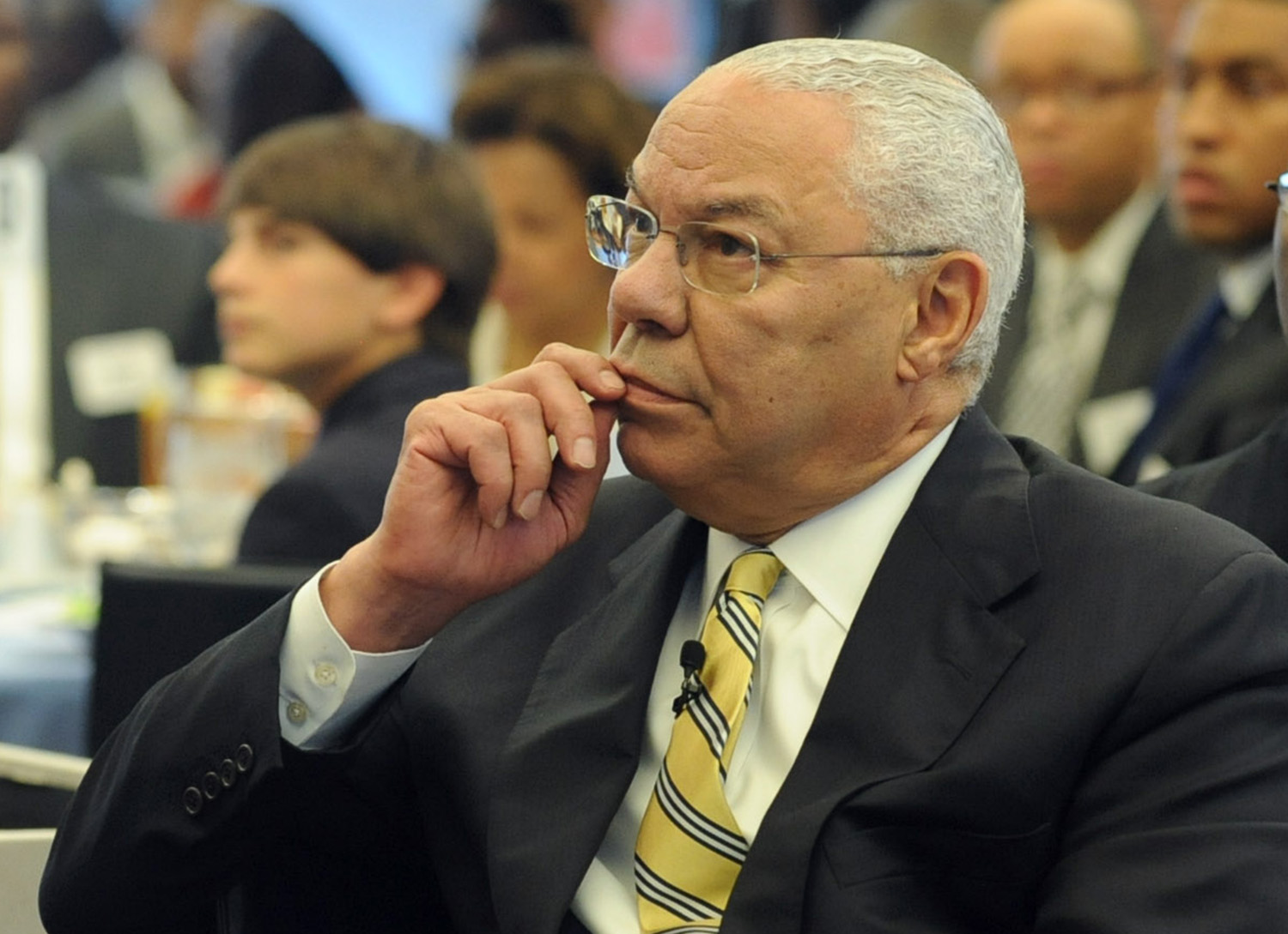 Trump bashes Clinton for lying about Colin Powell