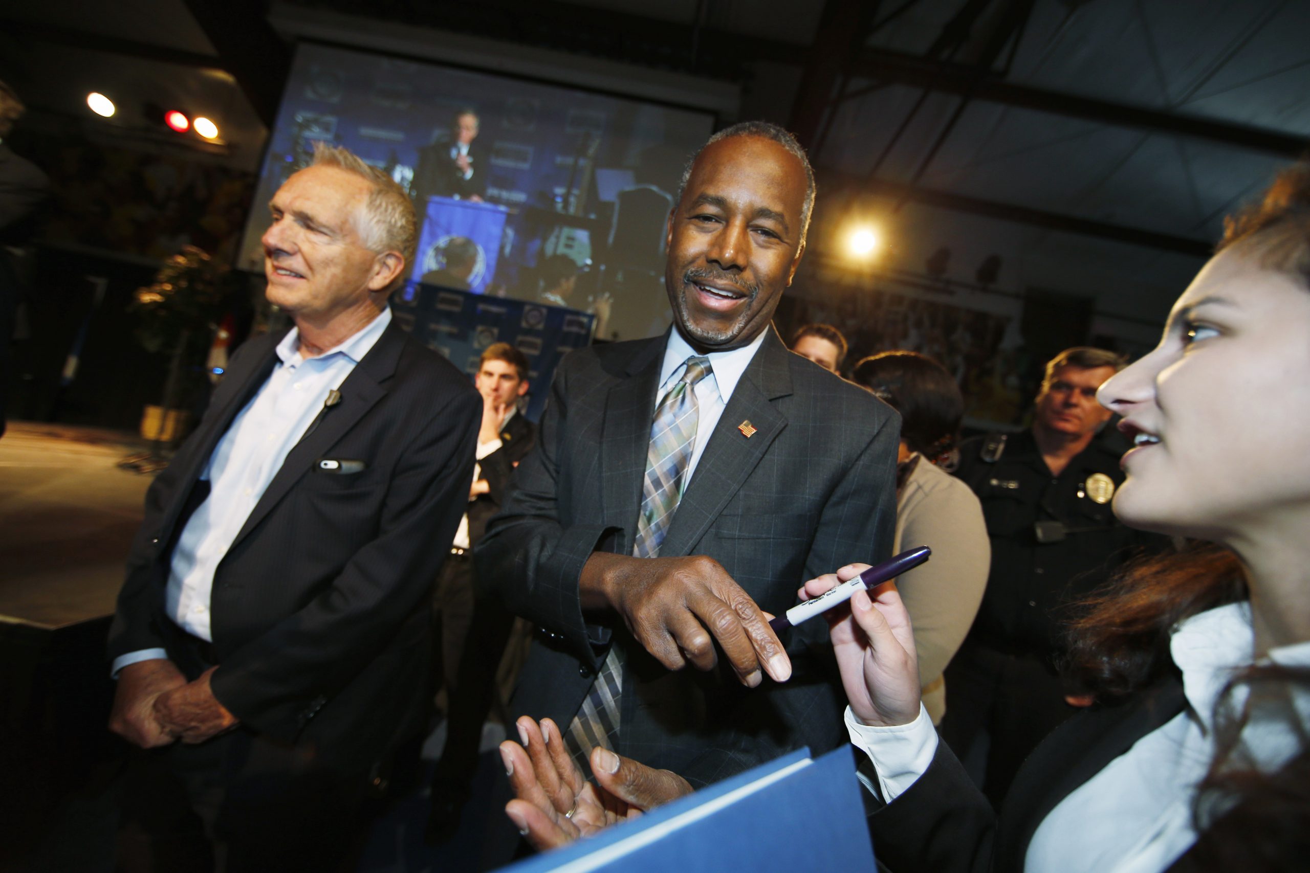 Carson proposes creating ‘transgender bathrooms’