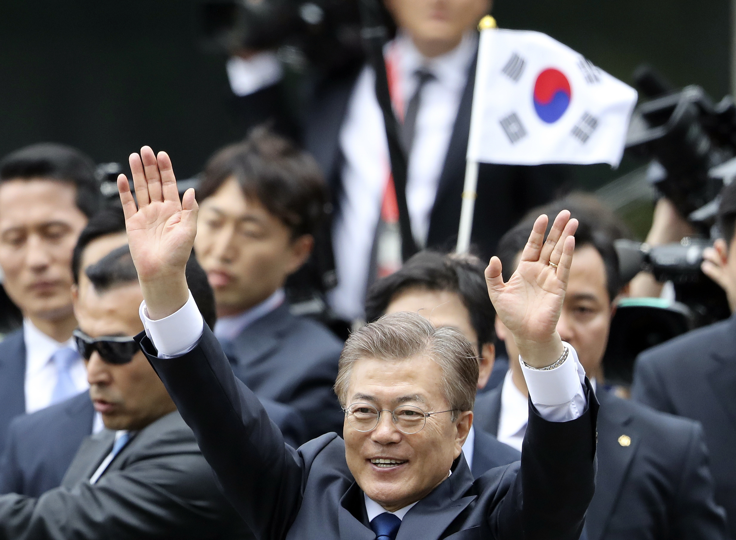 Trump, new South Korean president, embrace, DC trip planned