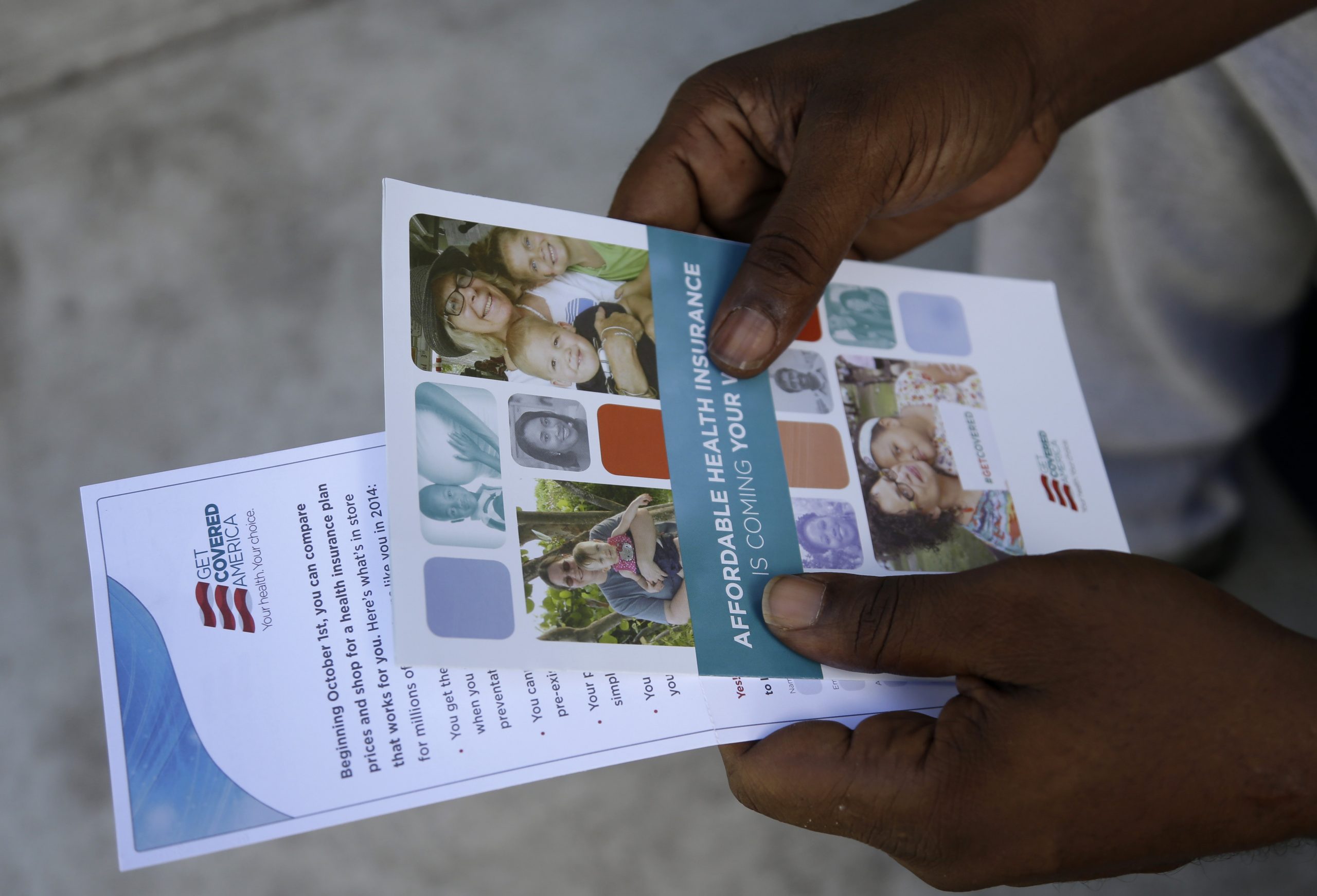 Obama to allow insurers to renew canceled health plans