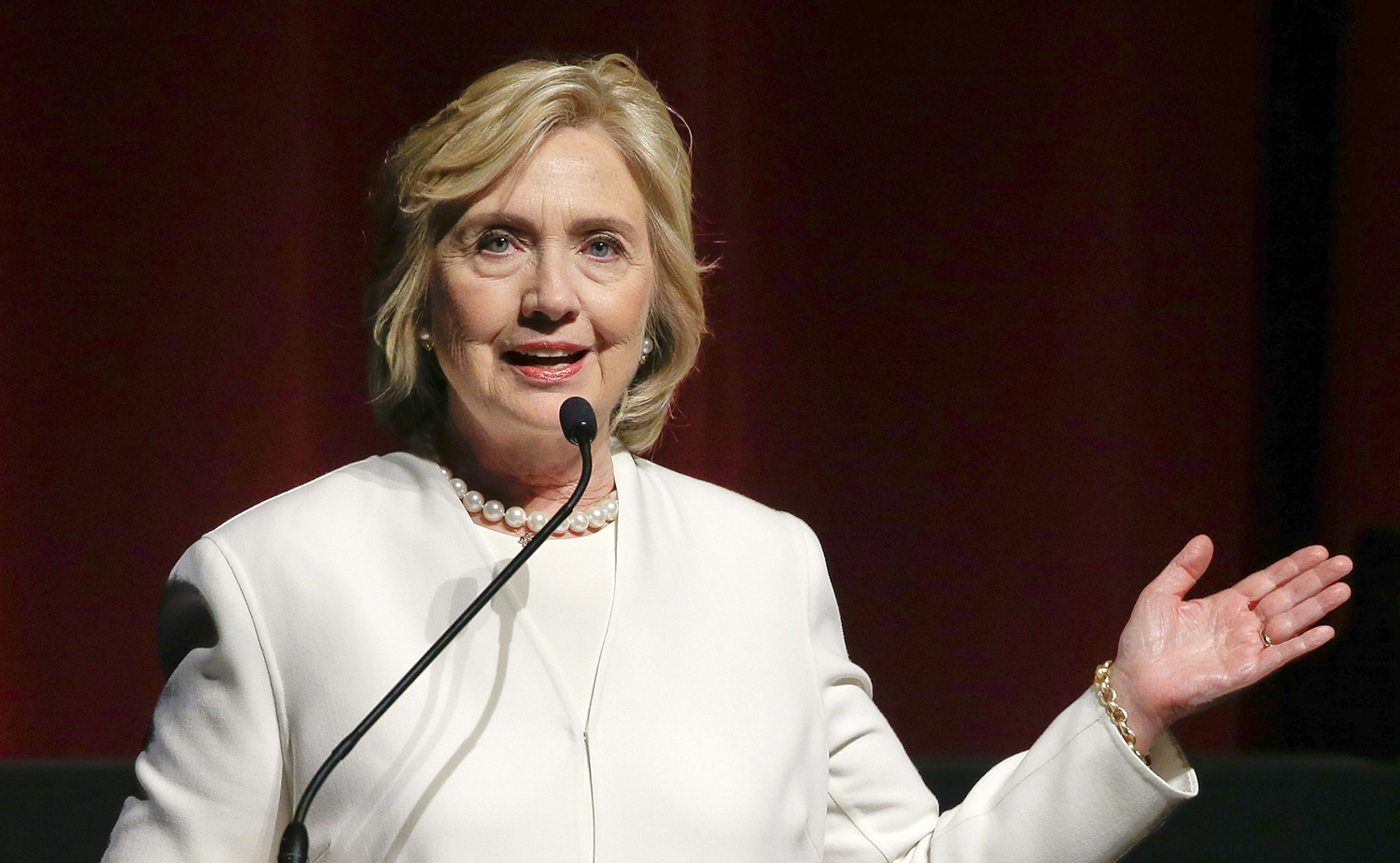 Clinton opens up big leads in Colorado, Virginia