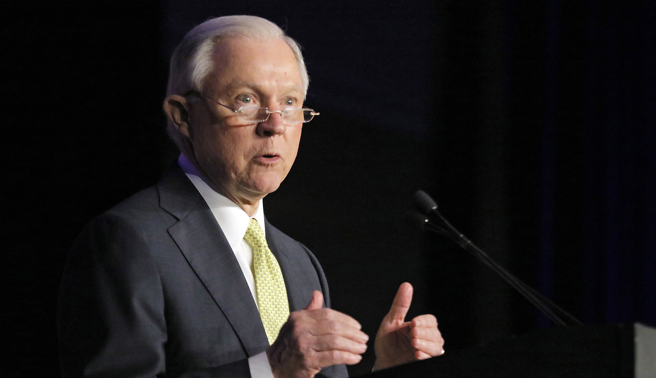 Sean Spicer can’t say if Trump remains confident in Jeff Sessions