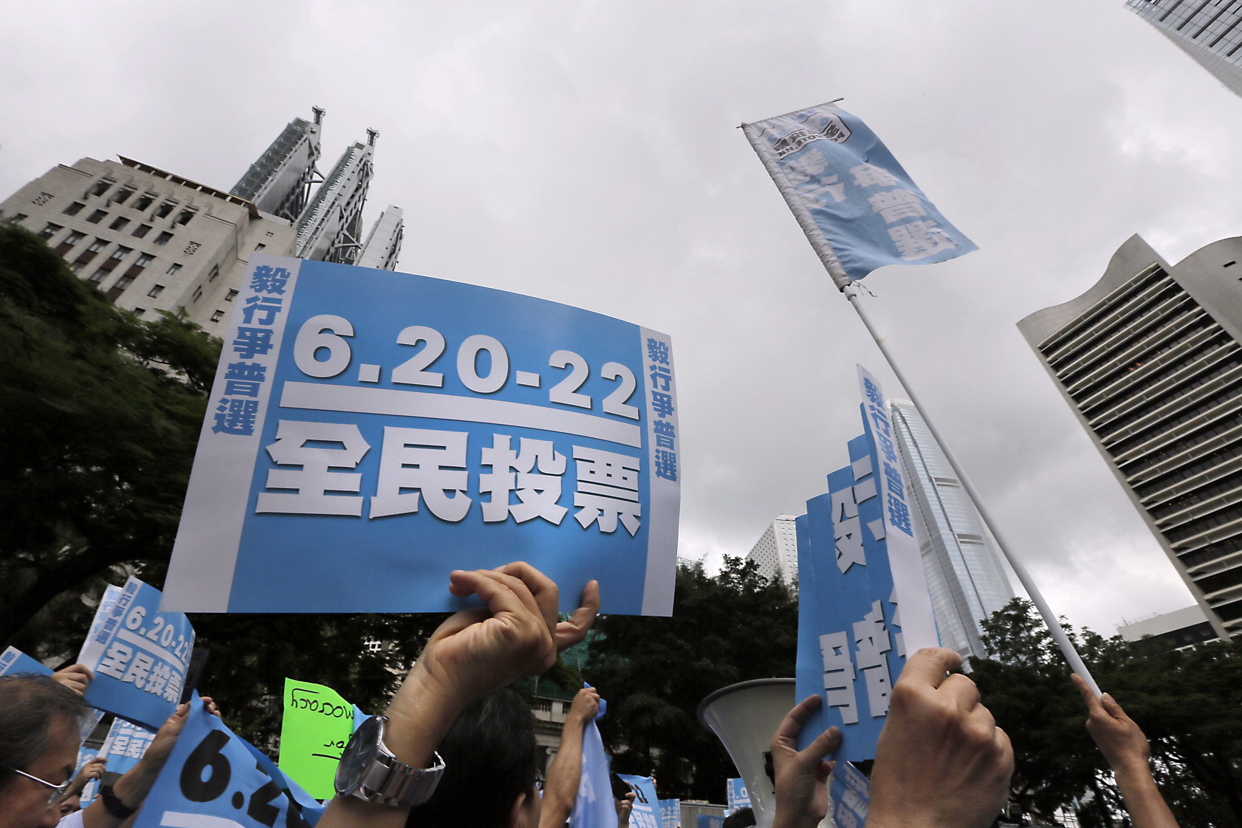 HK in unofficial democracy vote, alarming Beijing