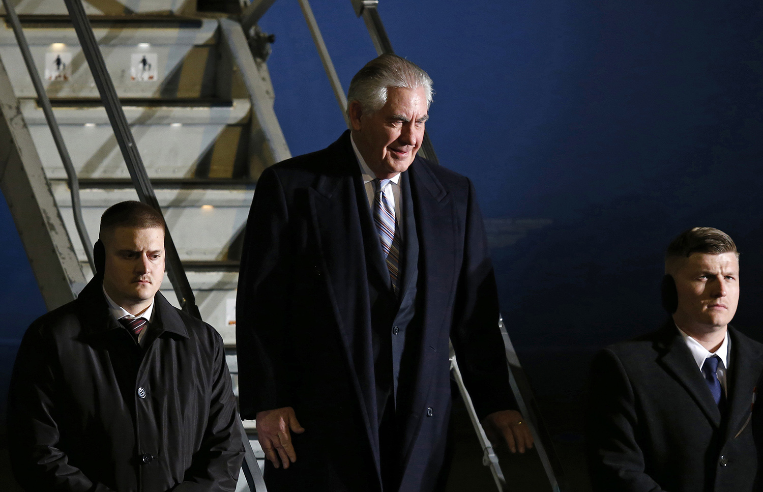 Press rips State Department for letting conservative reporter fly with Tillerson