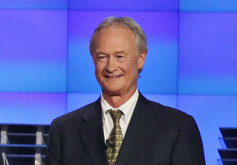 Chafee zings Clinton: I’ve had ‘no scandals’