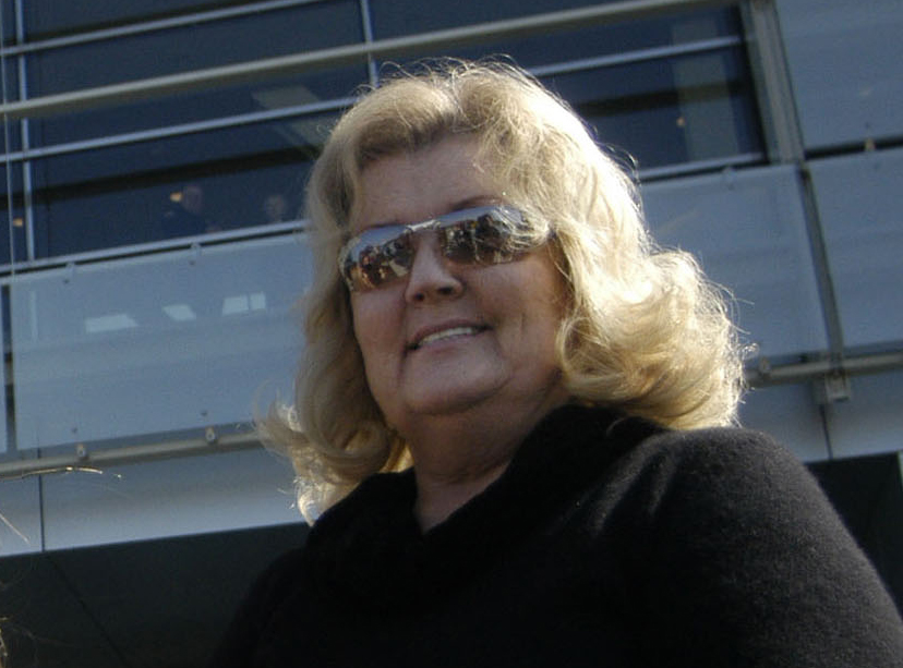 Clinton rape accuser supports Trump