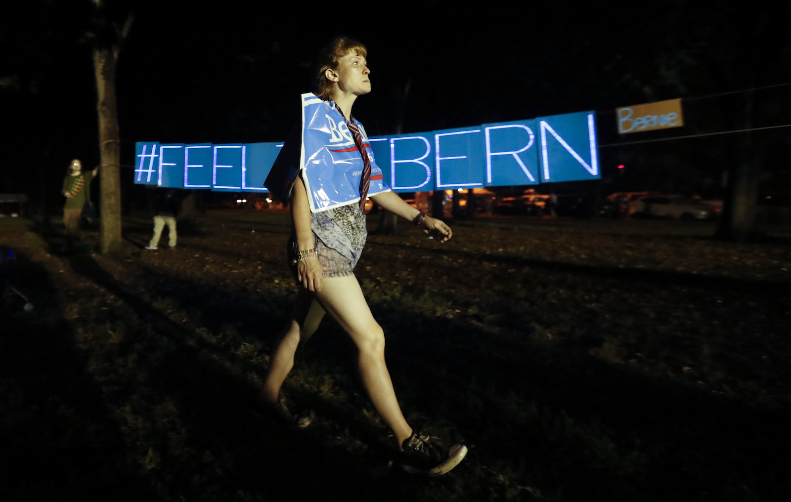 Clinton falls flat with Sanders faction