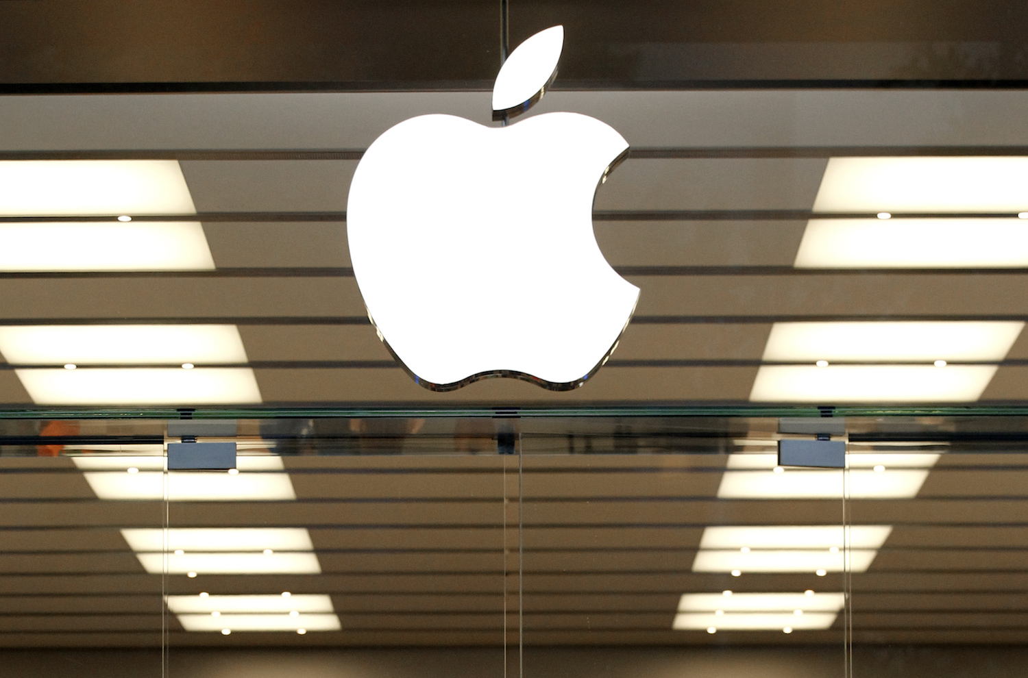 Apple secures permit to test self-driving cars in California