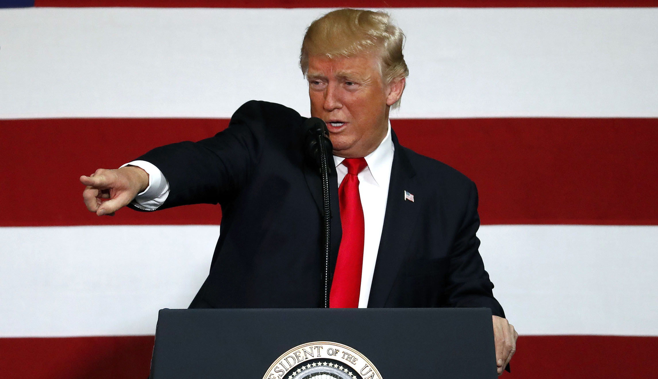 Trump doesn’t mention Gary Cohn when thanking top tax reform advisors