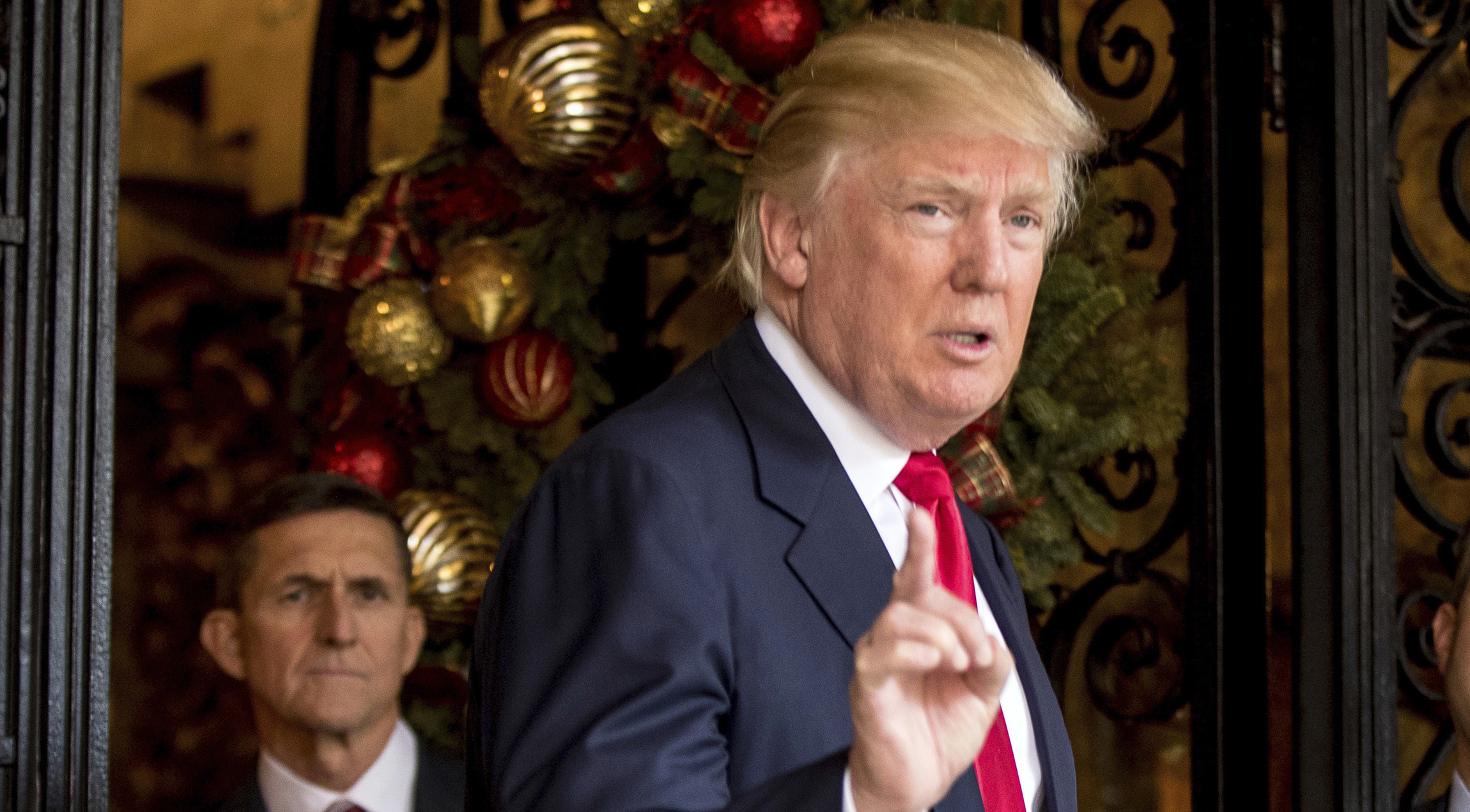 Democrats tie Trump to Russia as Republicans focus on leaks