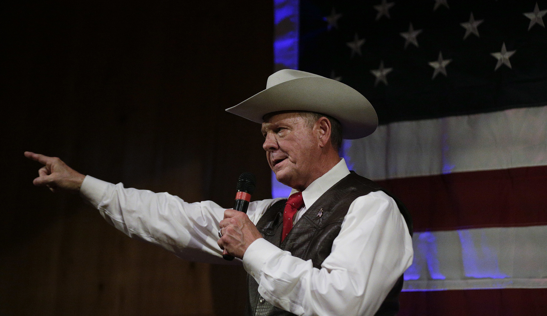 Inside Roy Moore’s last campaign rally: Rebellion against globalists is obedience to God