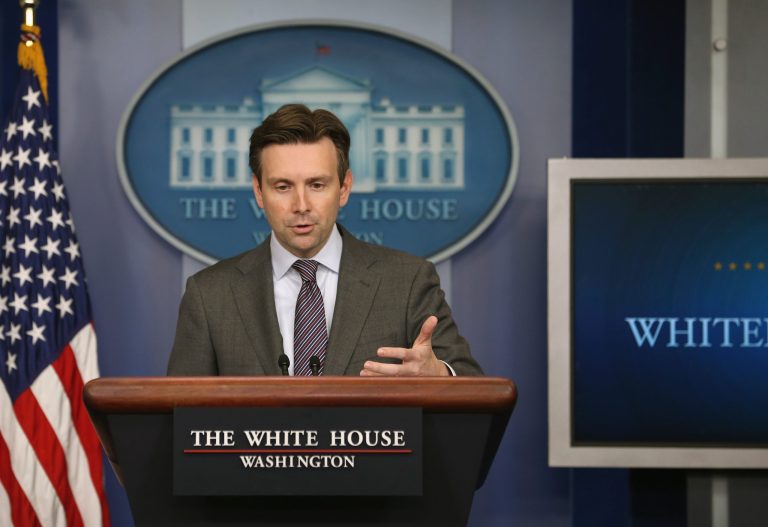 Josh Earnest speaks during his daily briefing. (Getty File Photo/Mark Wilson)