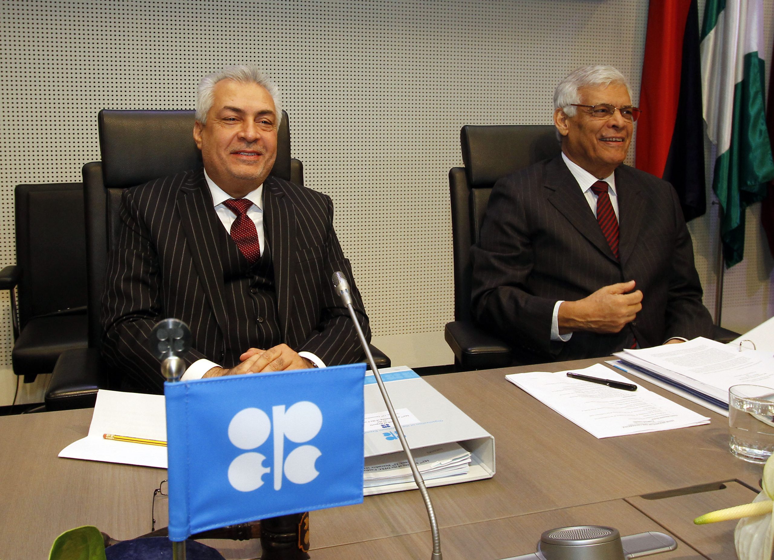 OPEC keeps output target on hold amid weak economy