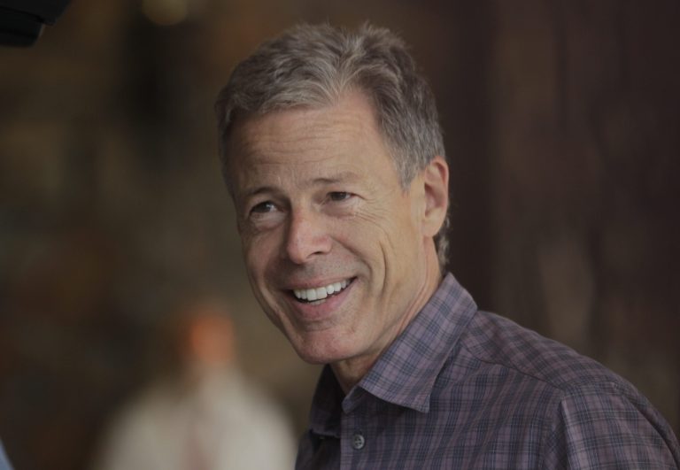 A conservative lawyer drew applause Friday when he questioned Time Warner Chairman and CEO Jeff Bewkes about CNN's liberal bias at the company's annual shareholder meeting. (AP Photo)