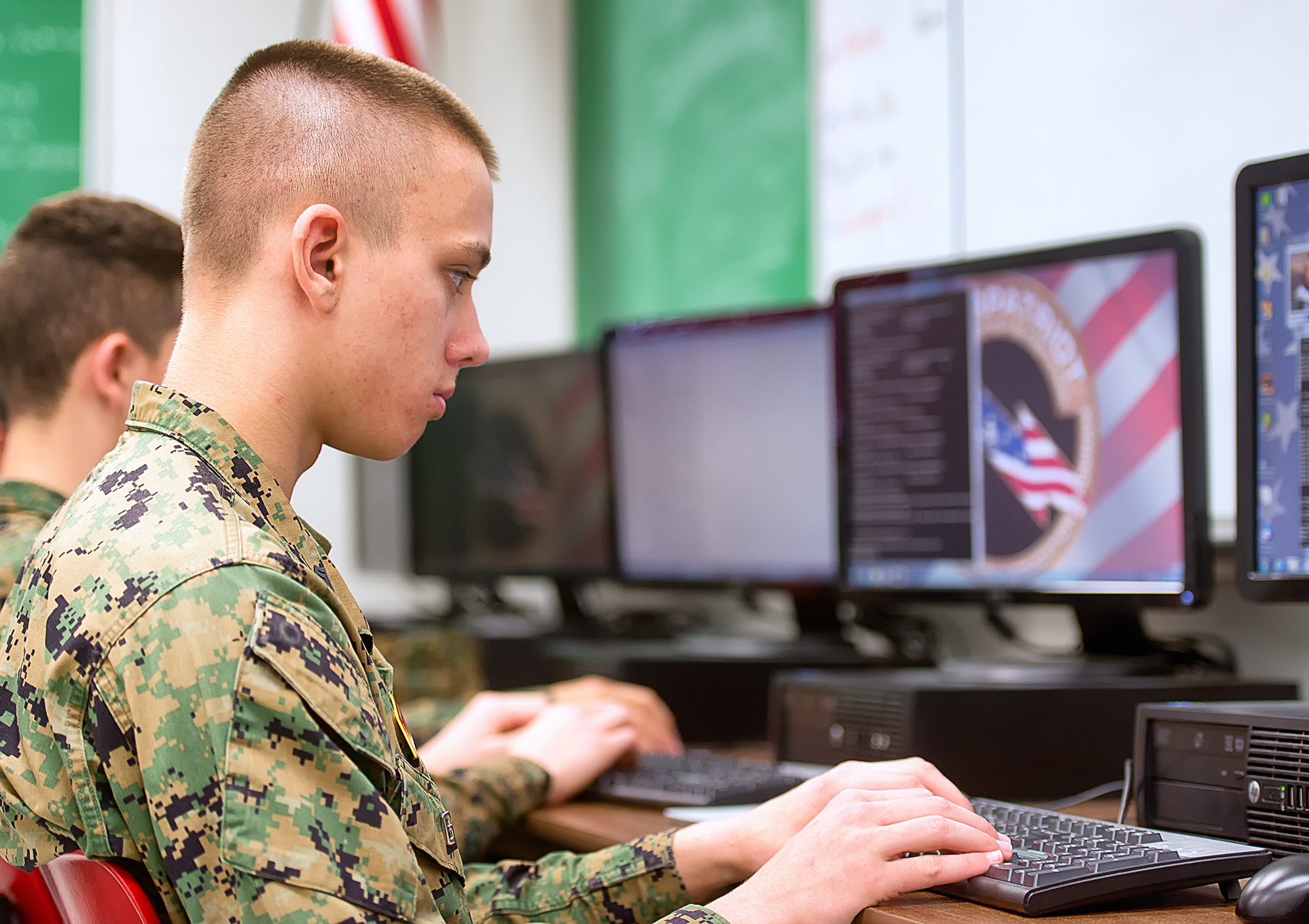 Pentagon struggles to embrace cyber warriors
