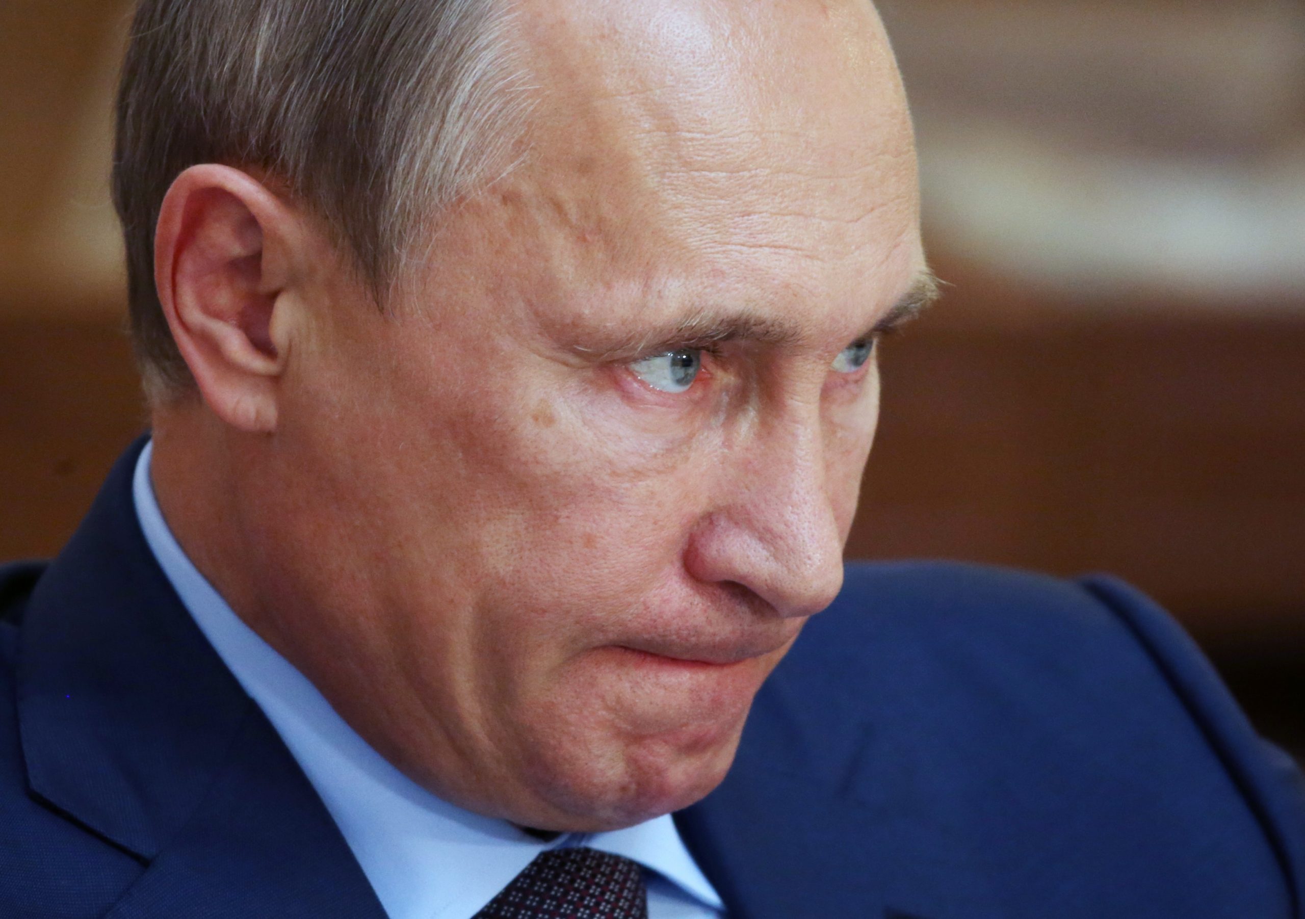 Putin tones down rhetoric on Ukraine