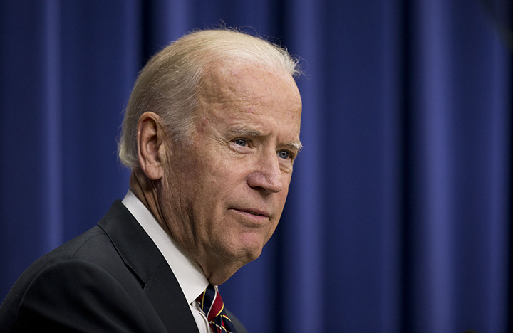 Poll: Clinton’s lead grows as Biden dithers