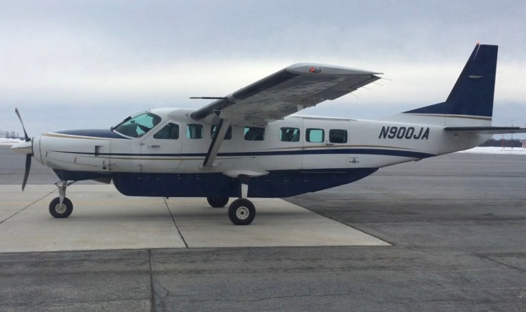 There are no other passengers besides me on this federally subsidized flight. (Washington Examiner/Philip Wegmann)