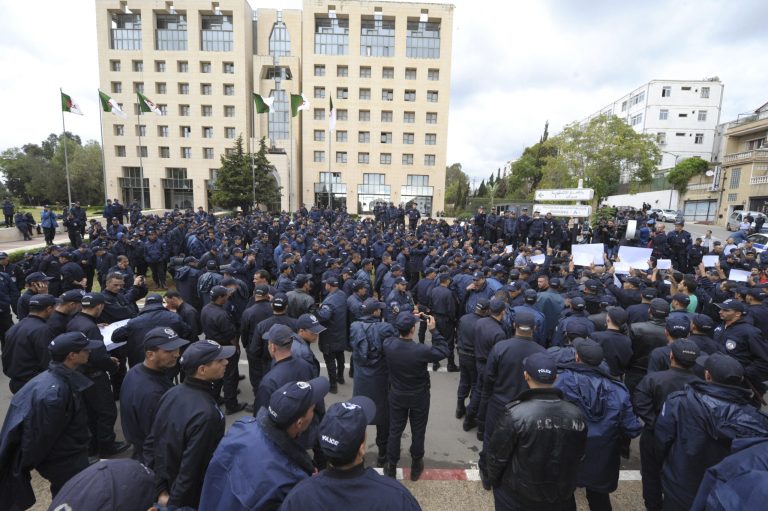 Algerian police protest at president’s office