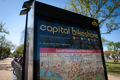 D.C. is looking for companies to advertise at Capital BikeShare stations. (Graeme Jennings/Examiner)