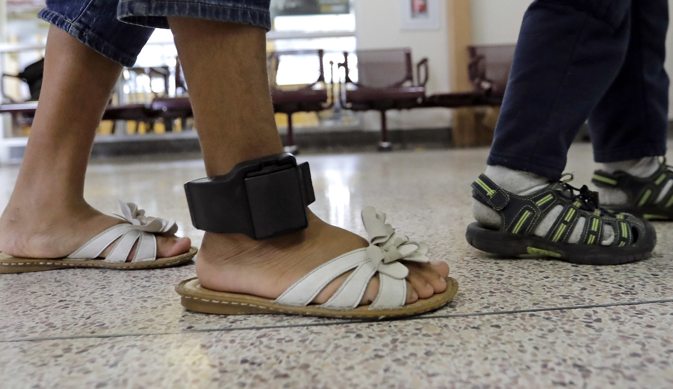 ICE: 3 in 10 illegal immigrant family units cut off ankle bracelets after being released from custody