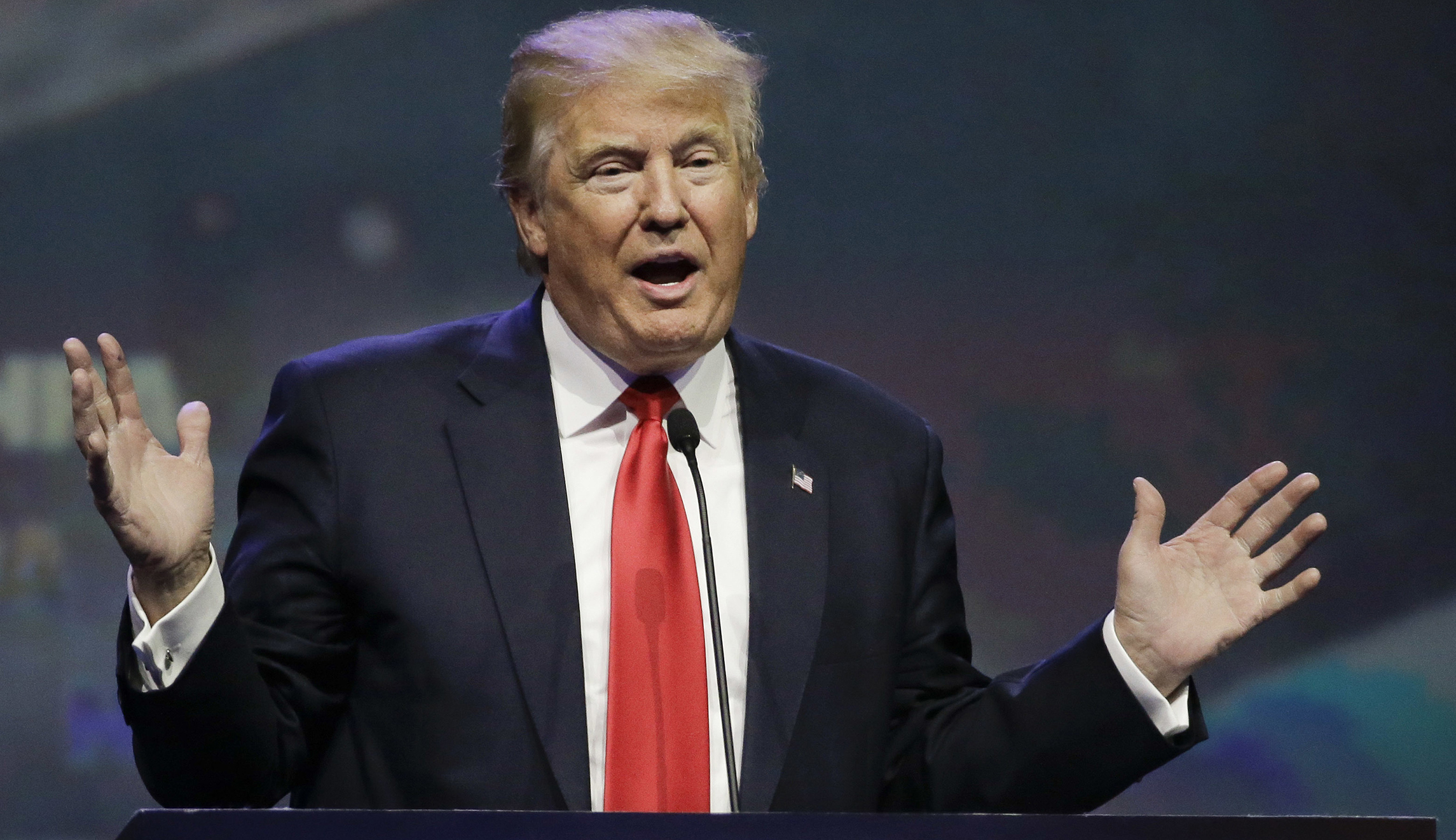 Trump defends Tomi Lahren after a woman threw a drink at her in Minnesota