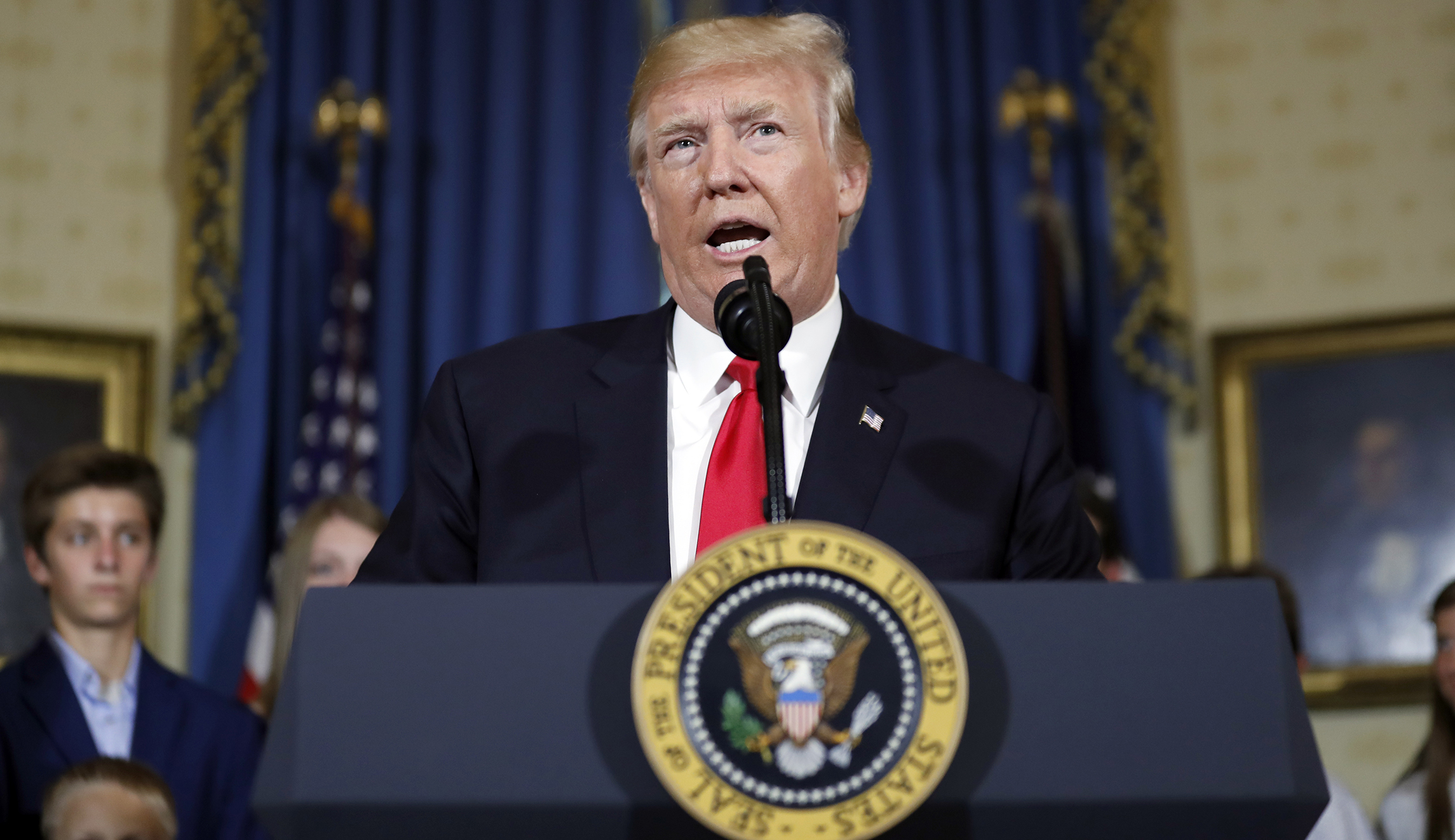 Trump exhorts his voters to stay the course on trade wars
