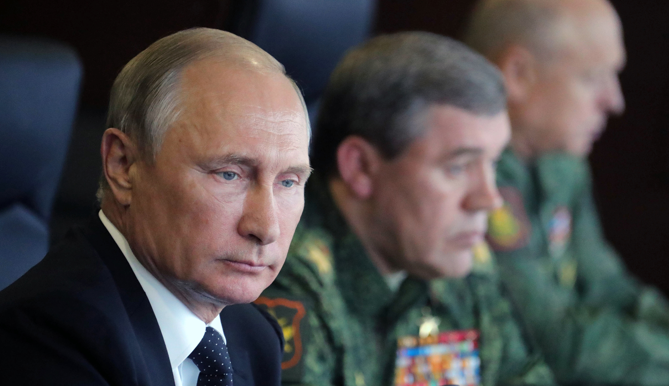 A look at Russian, Ukrainian militaries