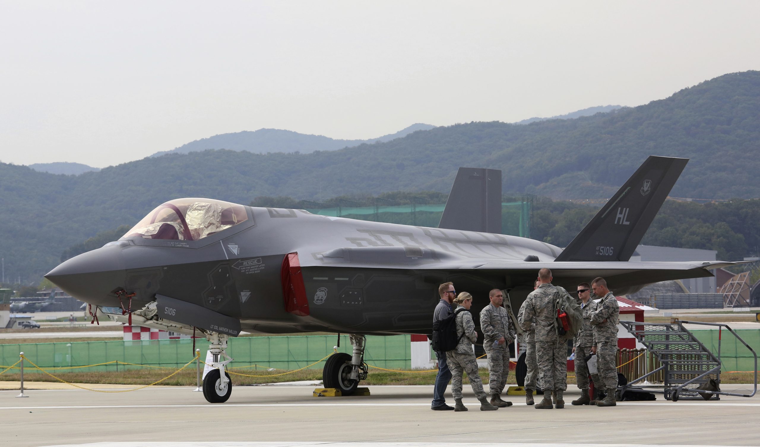 Some F-35 jets grounded over new fuel systems problem