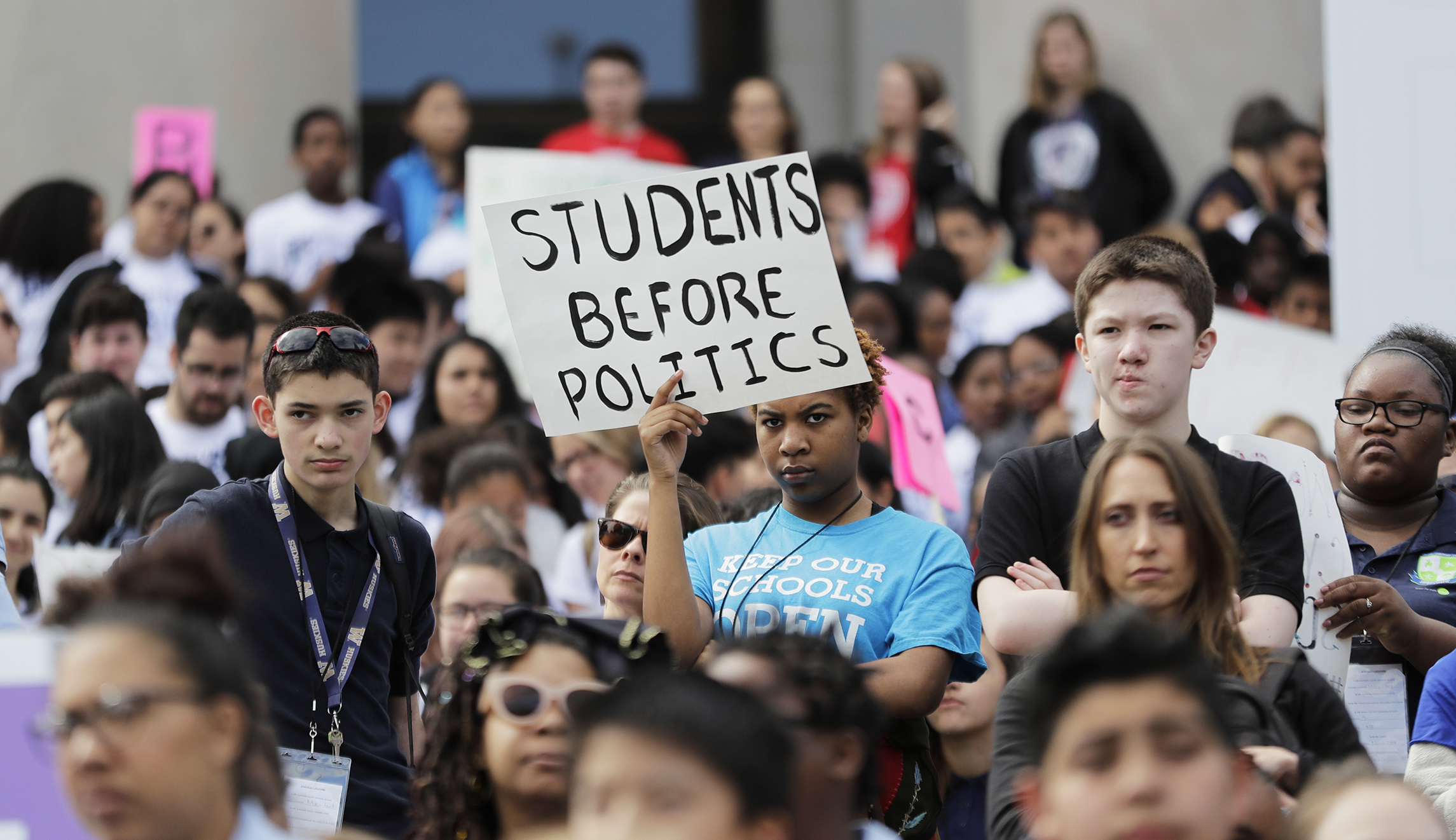 NEA delegates vote to help fund teachers’ strikes, statewide labor campaigns