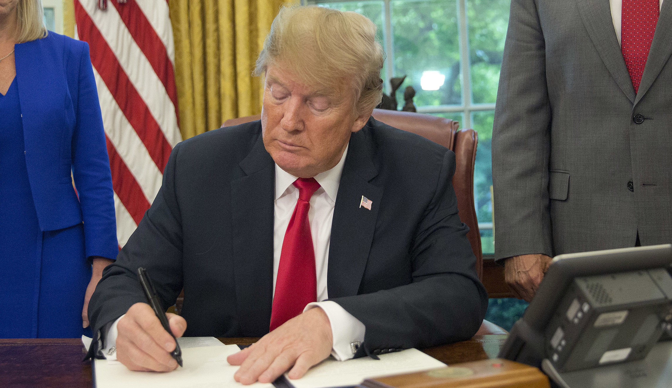 WATCH: Trump signs US-Mexico-Canada trade agreement