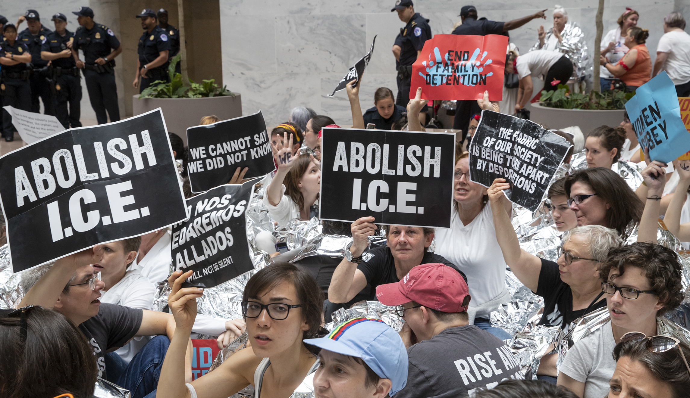 Democrats split over whether to abolish ICE
