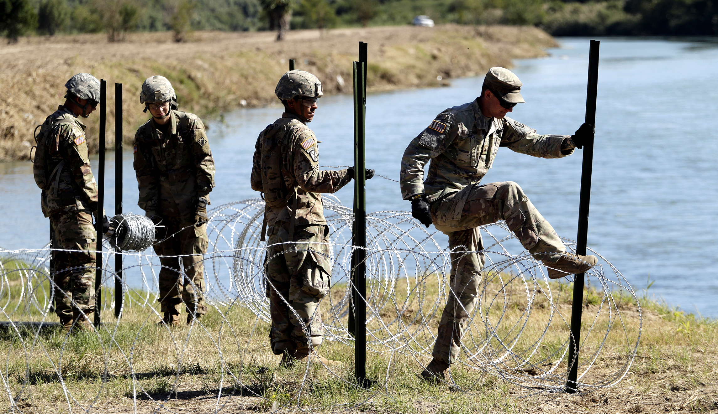 Blue Oregon among 20 states deploying military to southern border amid crisis