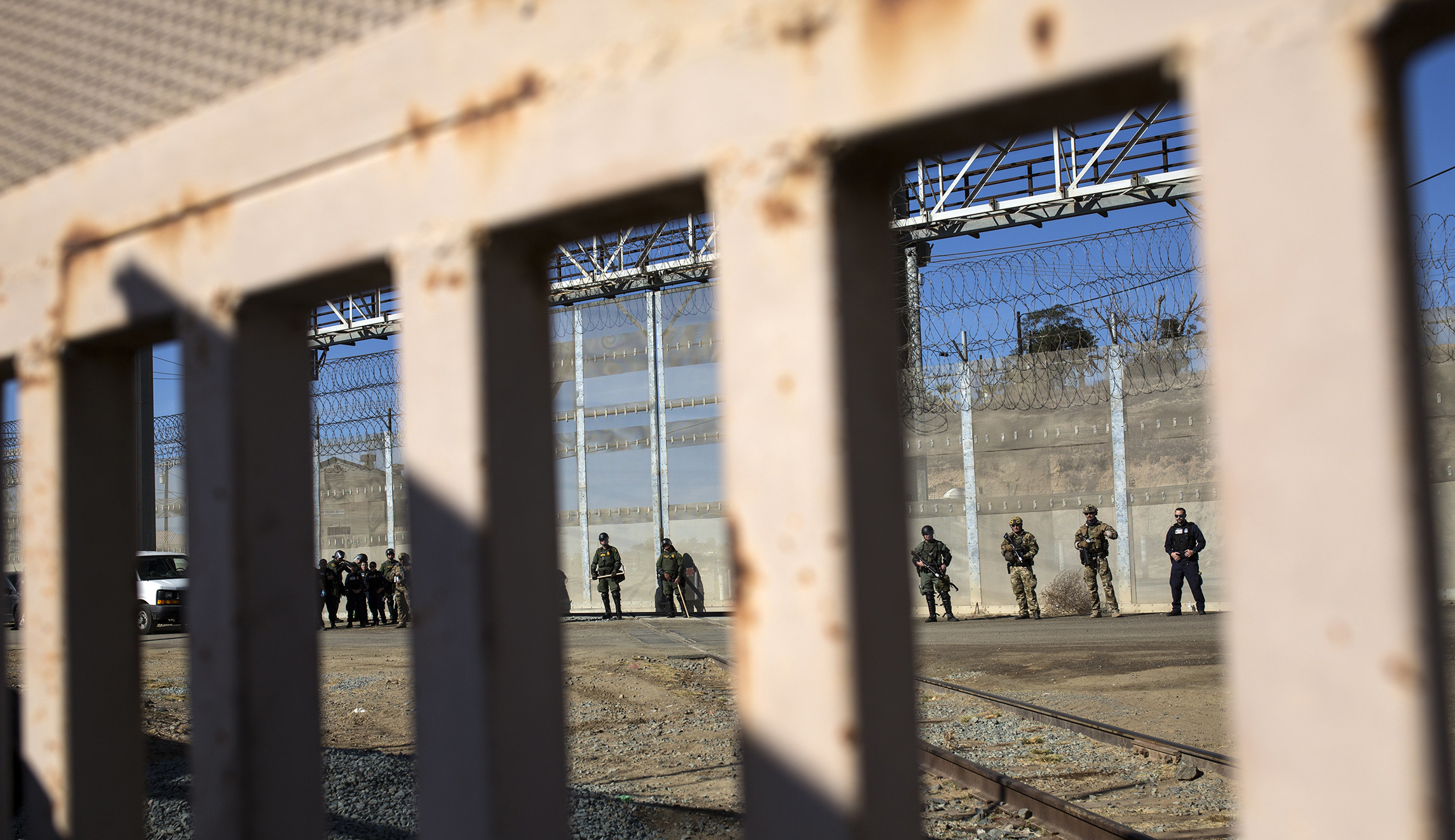 Deadlock in border wall fight as government shutdown looms