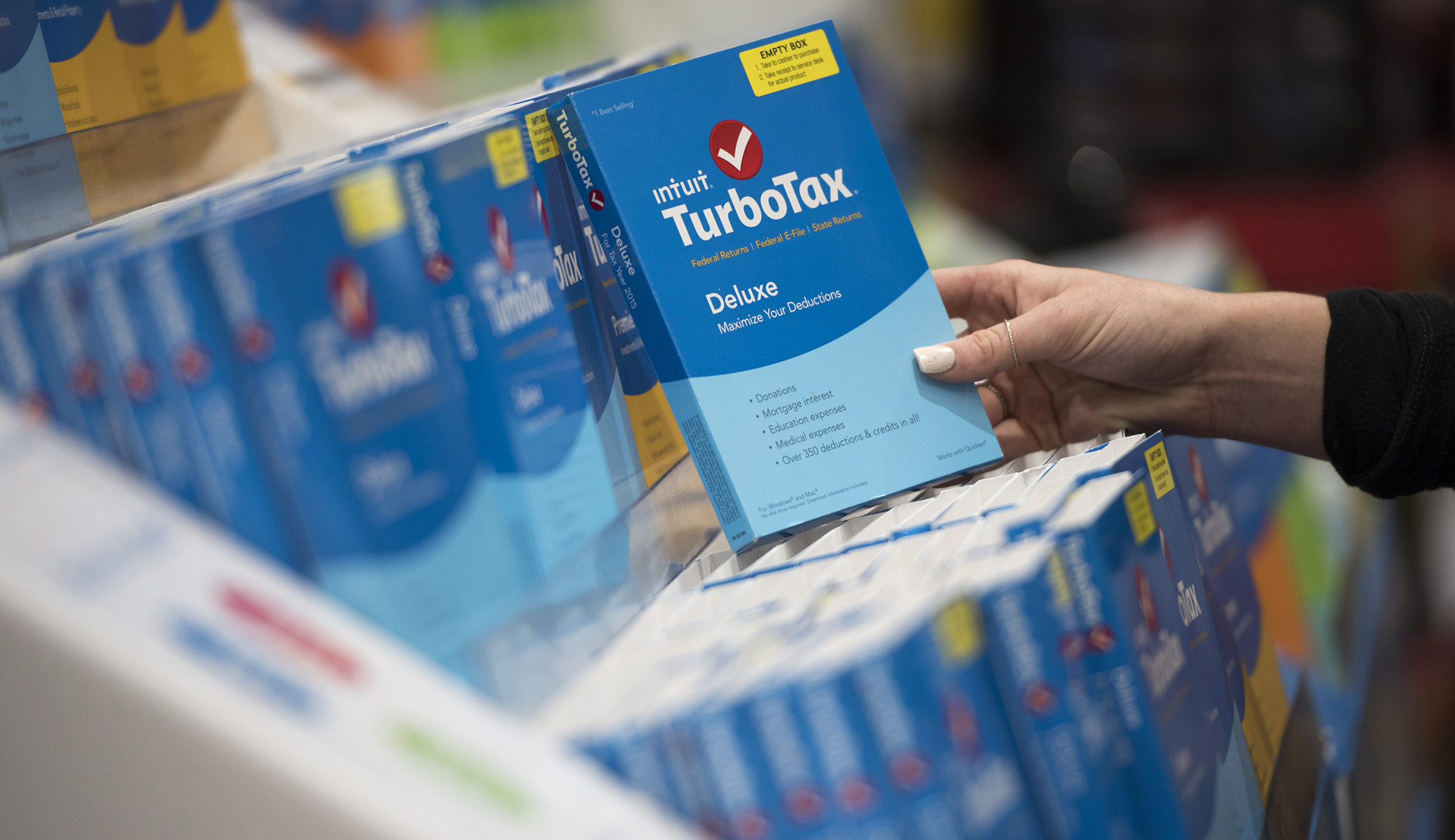 Tax preparation industry pushes back against IRS pilot program