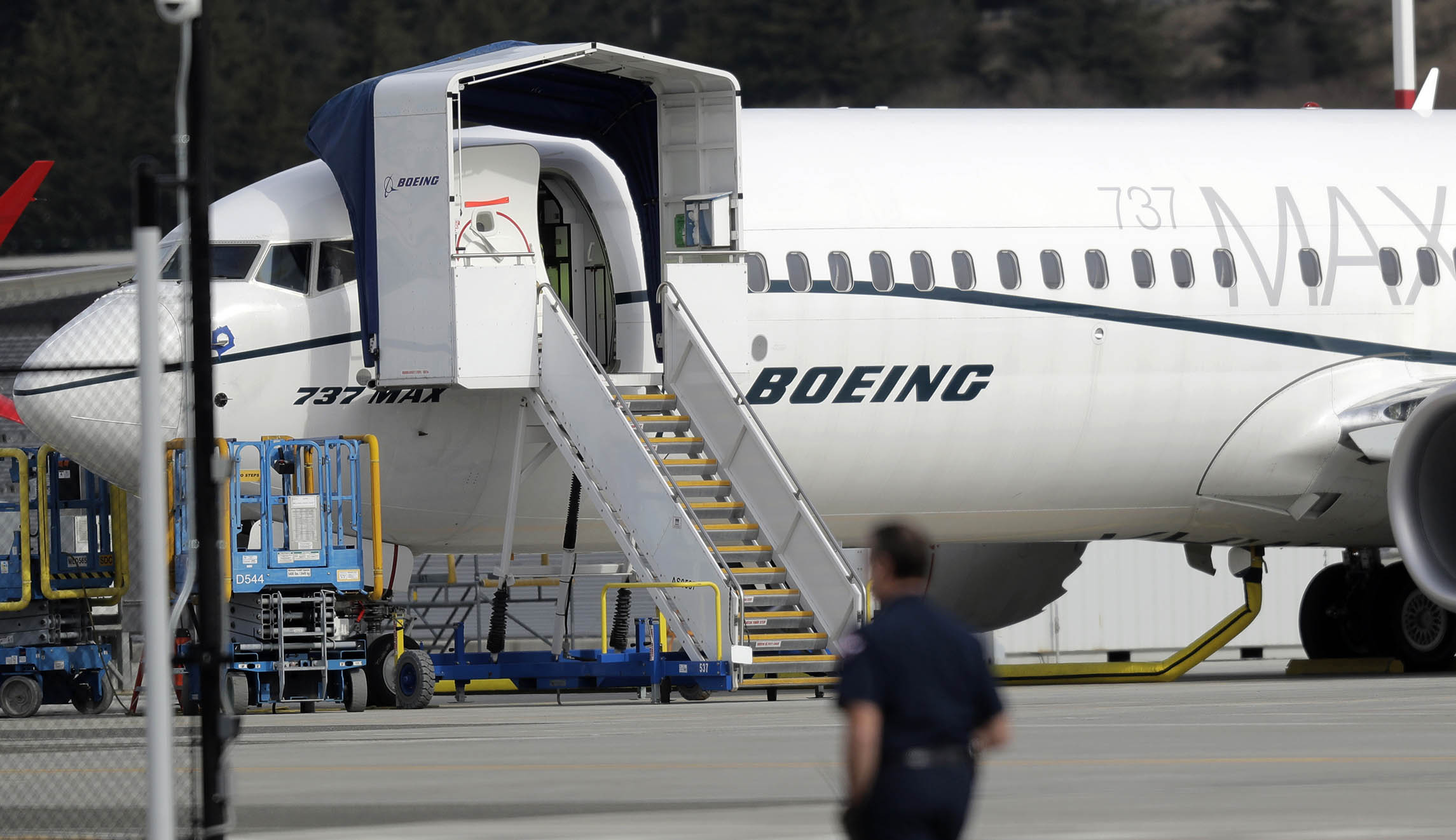 Boeing finds second software problem on grounded 737 MAX airliner