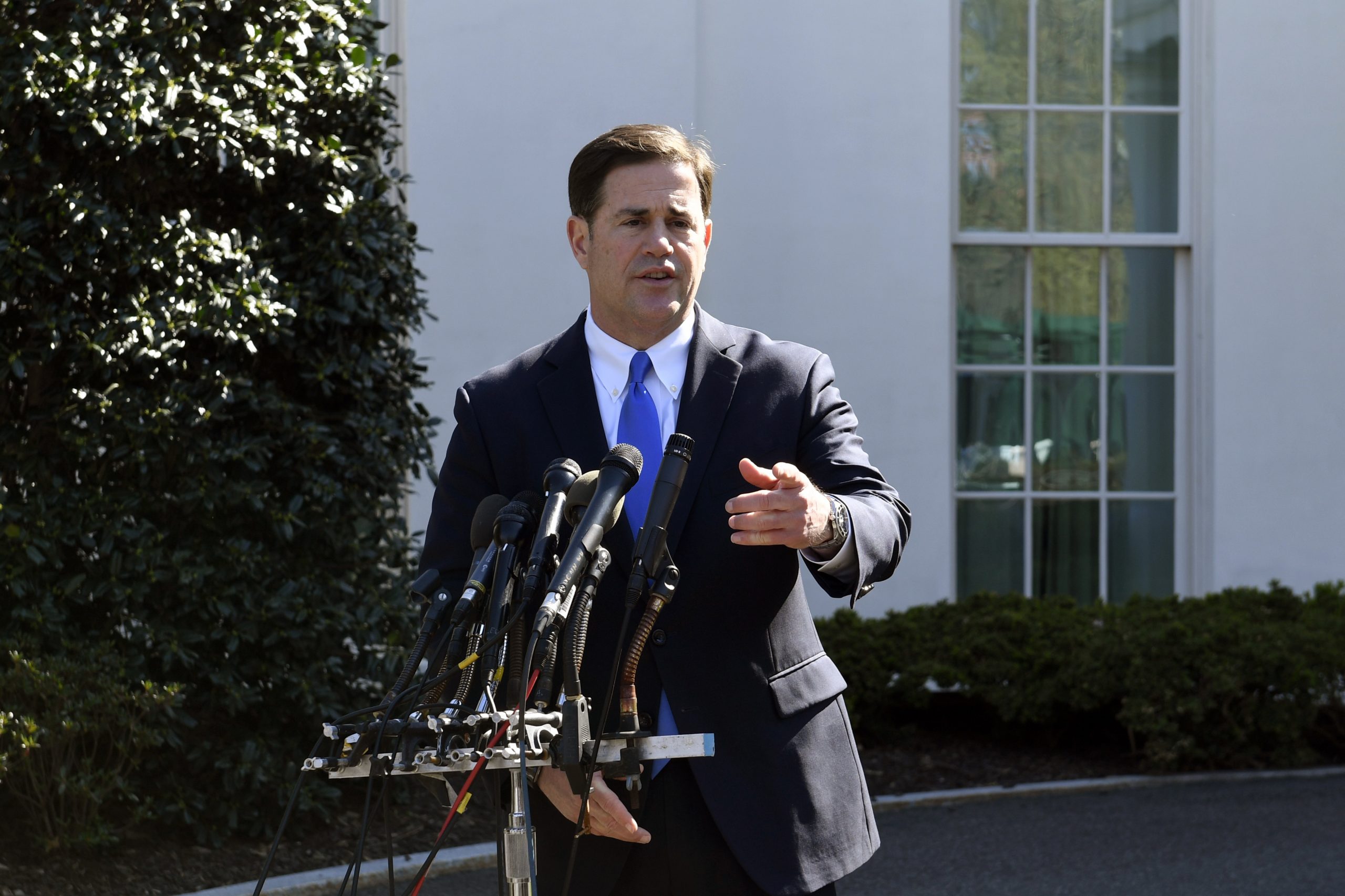 Ducey praises civil protests, pledges to stop riots