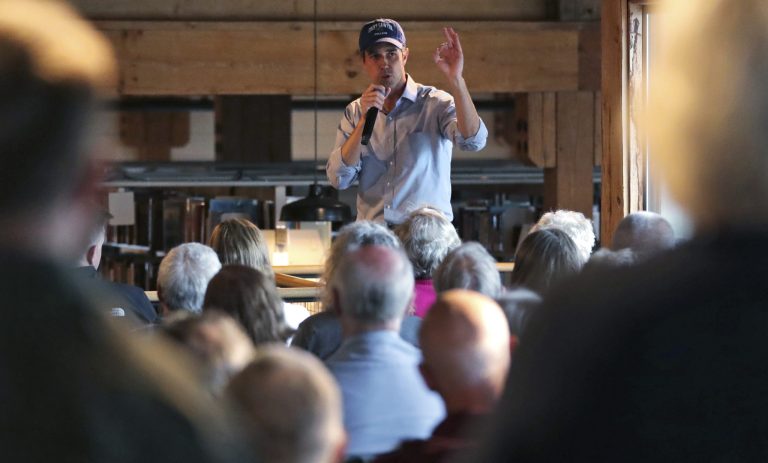 Democratic presidential candidate Beto O'Rourke addresses a gathering.