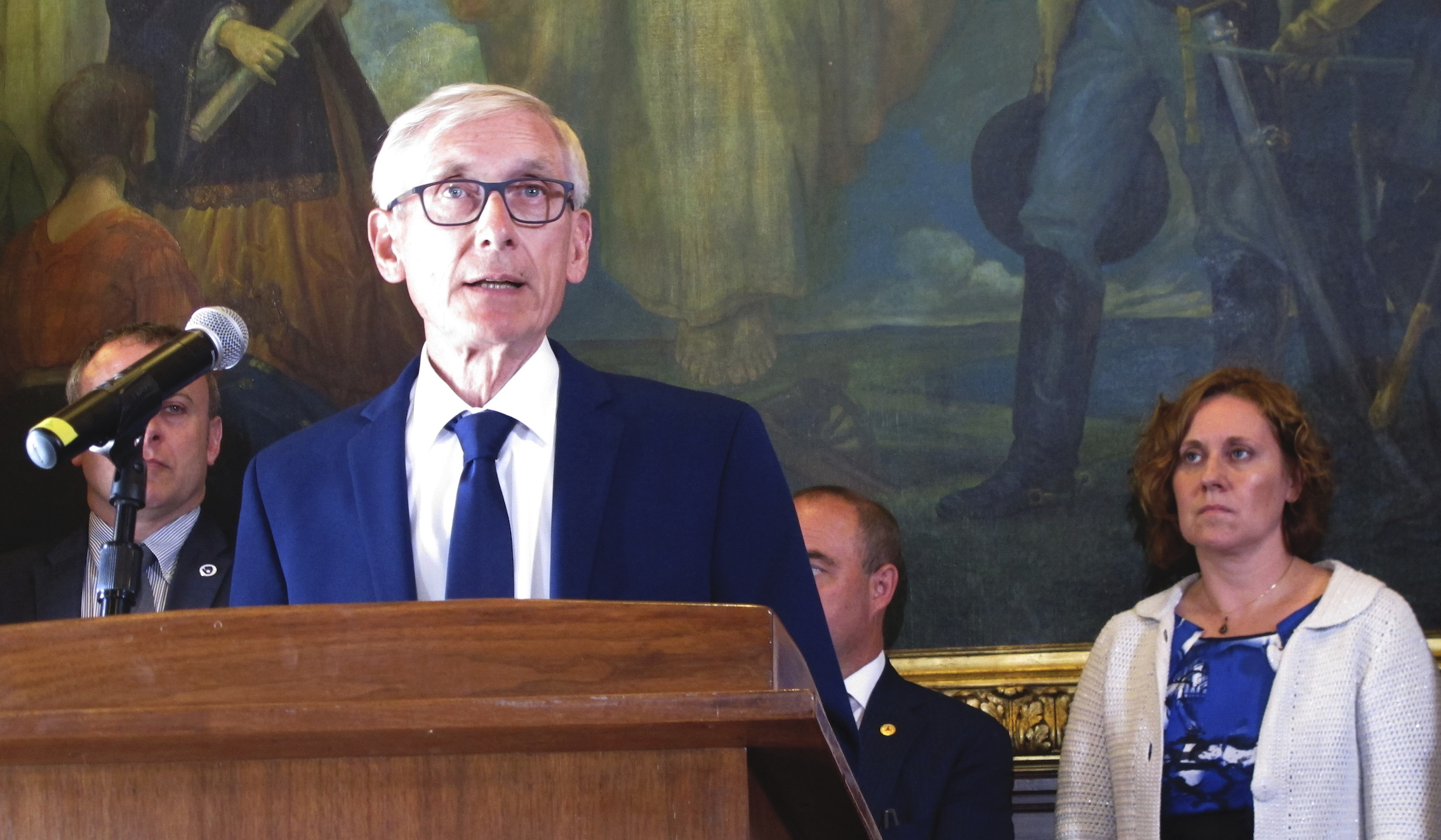 ‘Smartest thing’: Wisconsin governor supports digital Democratic convention
