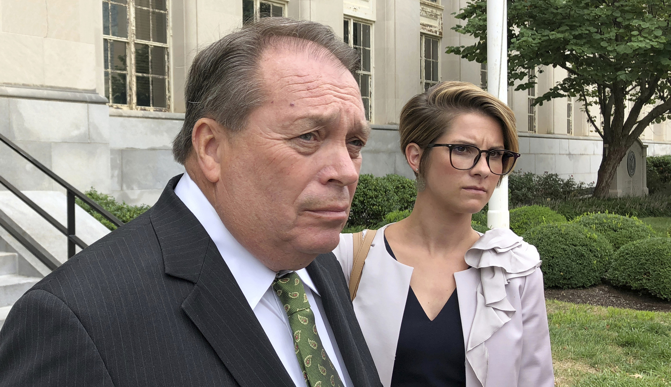 Top Democrat left $20K in consultant’s couch