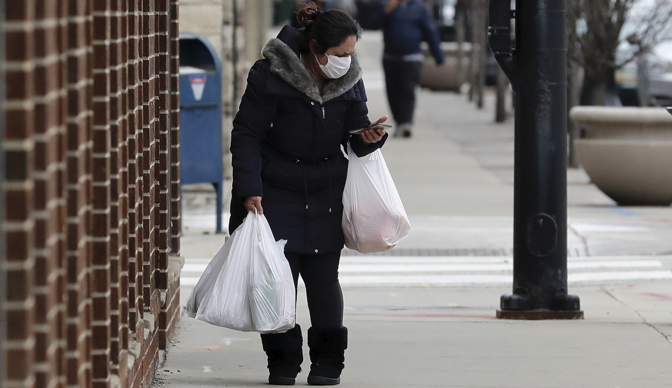 Illinois consumers change some spending habits amid pandemic